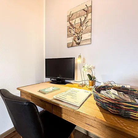 Staufenhirsch Mit Apartman Oberstaufen