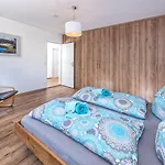 Staufenhirsch Mit Apartament *