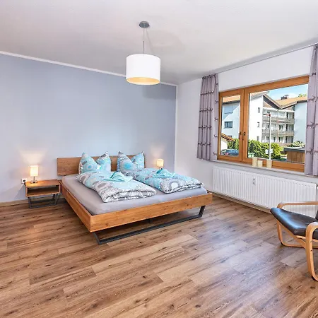 Staufenhirsch Mit Apartmán *